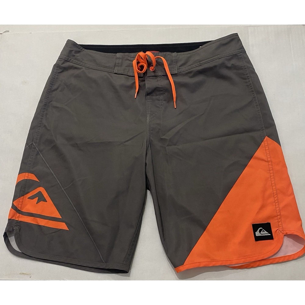 Quiksilver Boardshorts Swim Trunks. Men's Size 34